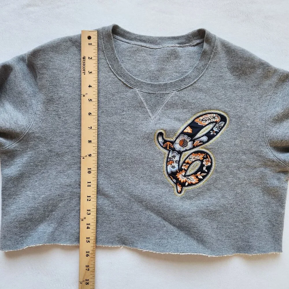 Gray Cropped Sweatshirt New York Floral Patches Upcycled Cute Casual Gym Sporty - Picture 10 of 11